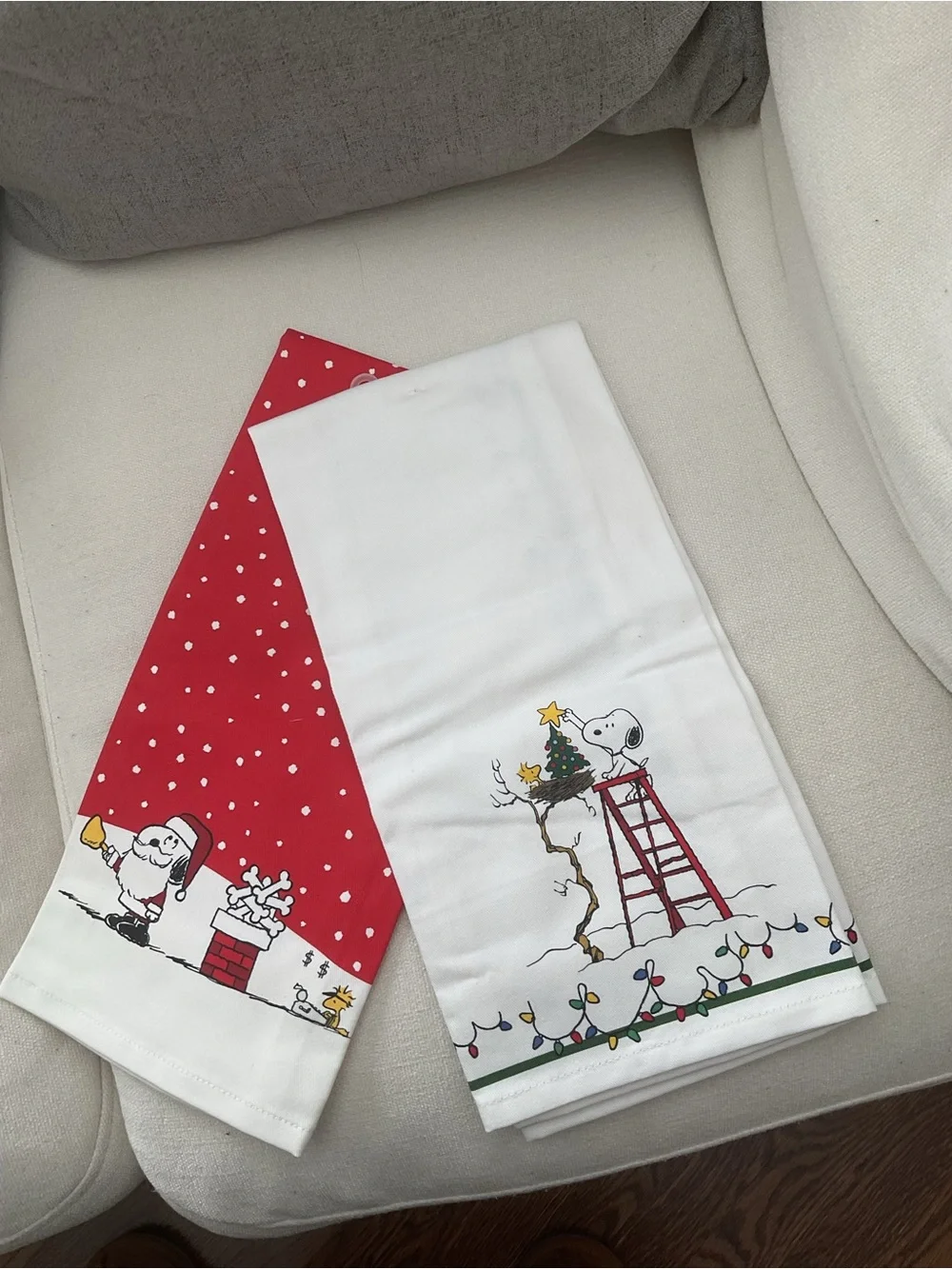 William Sonoma Peanuts Red and White Holiday dish towels